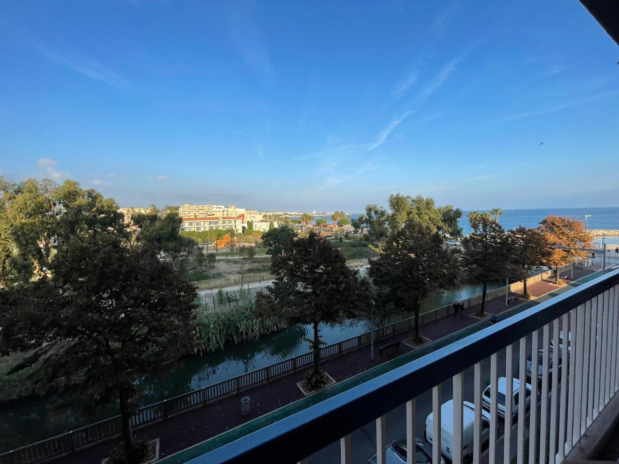 Vue Sur Mer - Magnifique Appartement Tout Confort - Terrasse Et Parking Prive Cagnes-sur-Mer Exterior foto